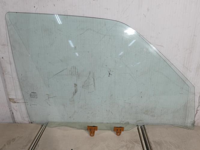 Vitre avant droit NISSAN JUKE 1 PHASE 1 Diesel