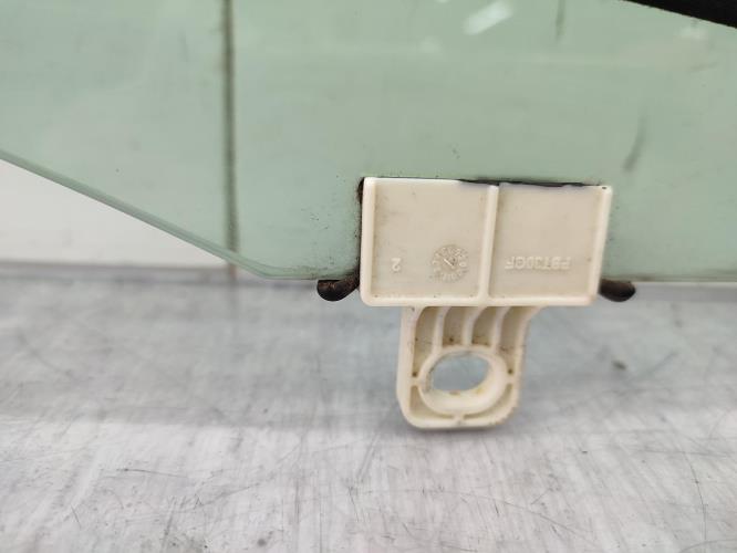 Vitre avant droit RENAULT MEGANE 3 PHASE 2 Diesel