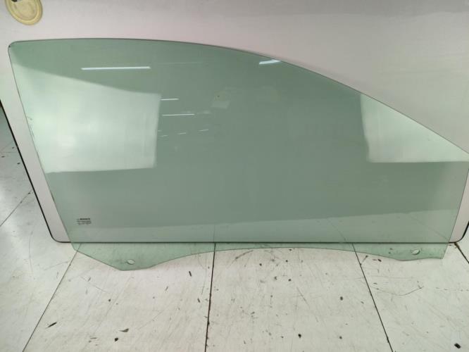 Vitre avant droit RENAULT CLIO 3 PHASE 1