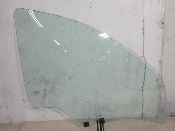 Vitre avant droit DACIA SANDERO 1 Diesel