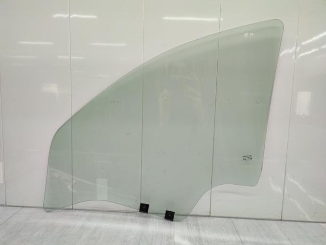 Vitre avant droit DACIA SANDERO 1 Diesel