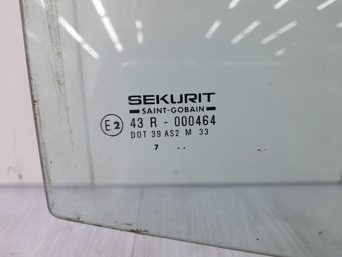 Vitre avant droit PEUGEOT 106 PHASE 2 Essence