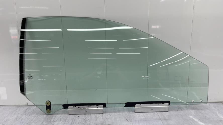 Vitre avant droit PEUGEOT 406 COUPE Diesel