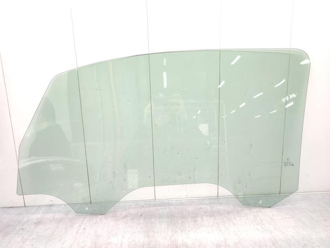 Vitre avant droit PEUGEOT 1007 Diesel