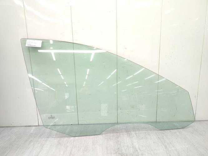 Vitre avant droit PEUGEOT 607 PHASE 1 Diesel