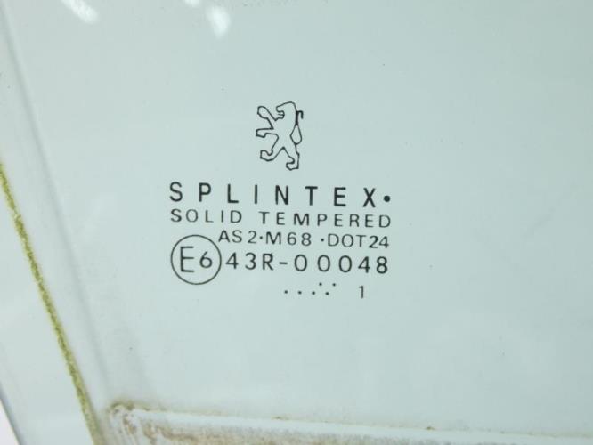 Vitre avant droit PEUGEOT 307 PHASE 1 Essence