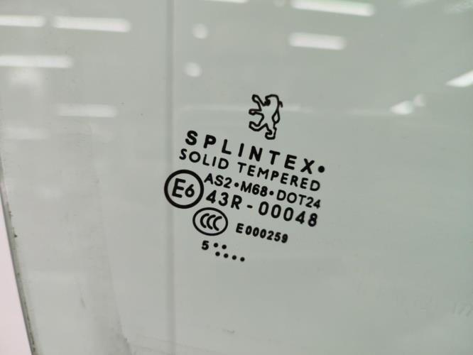 Vitre avant droit PEUGEOT 307 PHASE 1 Diesel