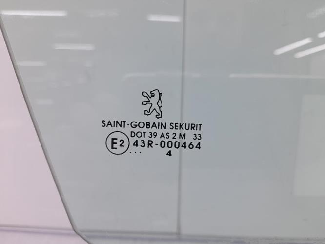 Vitre avant droit PEUGEOT 206 PHASE 2 Diesel