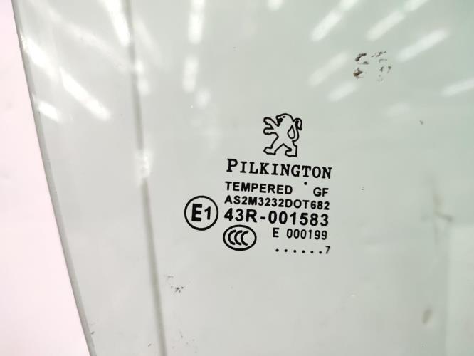 Vitre avant droit PEUGEOT 207 PHASE 1 Diesel