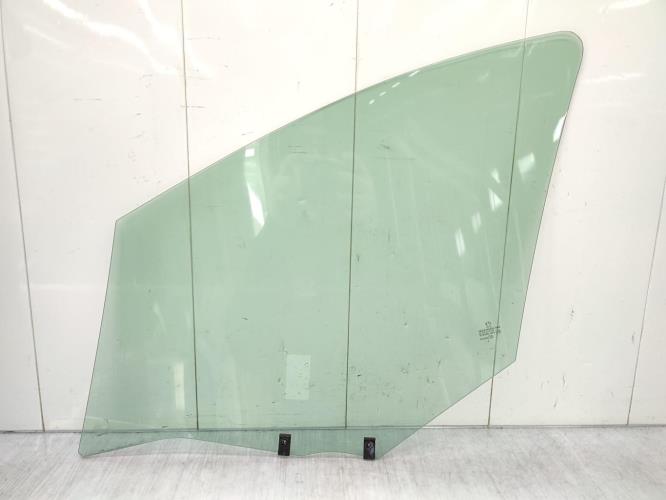 Vitre avant droit PEUGEOT 308 1 SW PHASE 1 BREAK Diesel