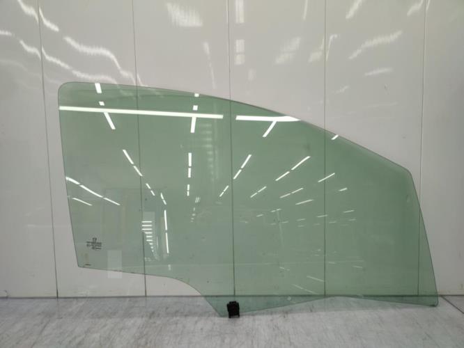 Vitre avant droit PEUGEOT 207+ Diesel