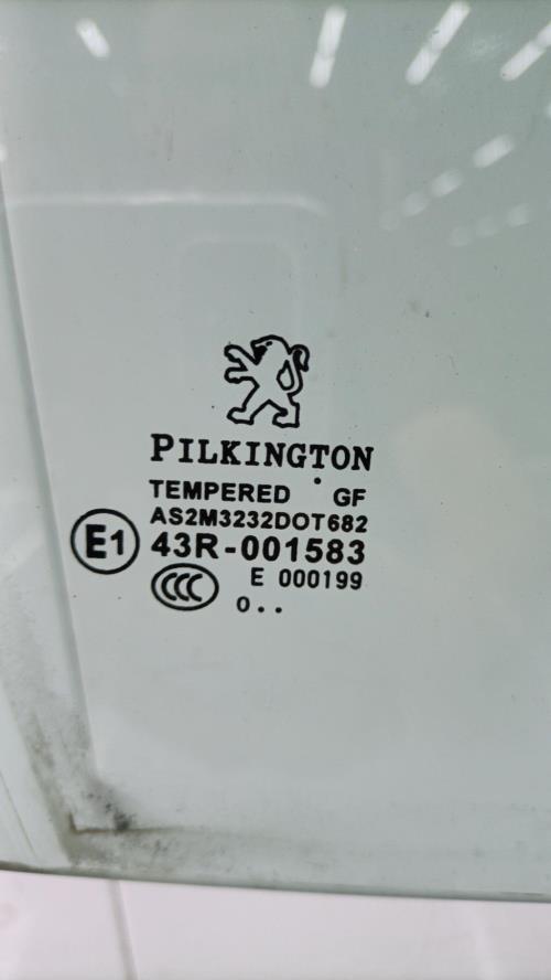 Vitre avant droit PEUGEOT 207 PHASE 2 Diesel