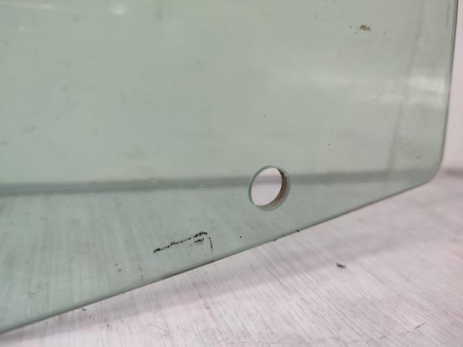 Vitre avant droit PEUGEOT 206 PHASE 2 Essence