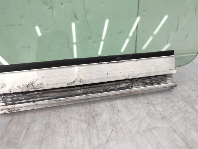 Vitre avant droit OPEL ASTRA H PHASE 1 Diesel