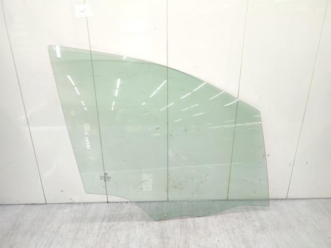 Vitre avant droit PEUGEOT 208 1 PHASE 2 Diesel