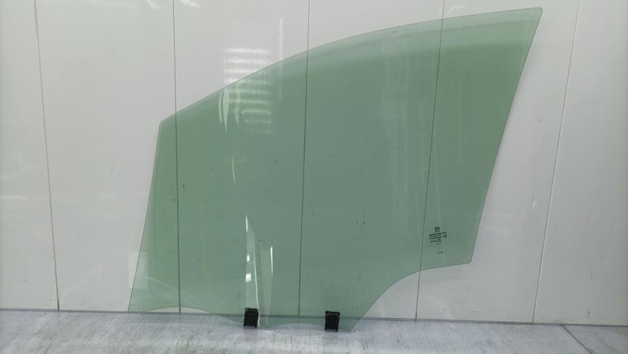 Vitre avant droit PEUGEOT 208 1 PHASE 2 Essence