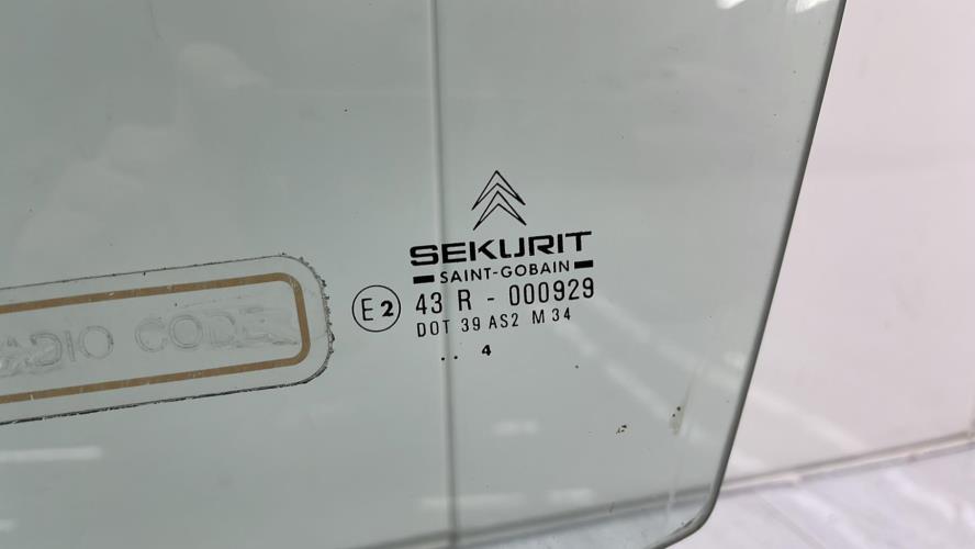 Vitre avant gauche CITROEN XANTIA PHASE 1 Diesel