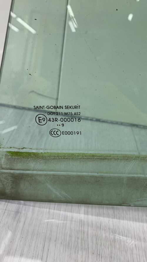 Vitre avant gauche CITROEN BERLINGO 2 PHASE 1 Diesel