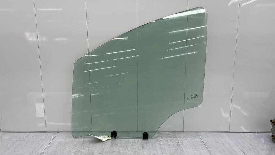 Vitre avant gauche CITROEN C3 2 PHASE 1 Diesel