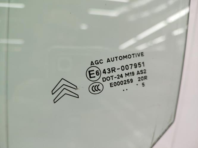 Vitre avant gauche CITROEN C3 2 PHASE 2 Diesel