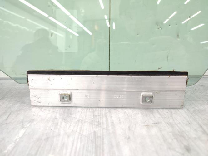 Vitre avant gauche OPEL CORSA D PHASE 2 Diesel