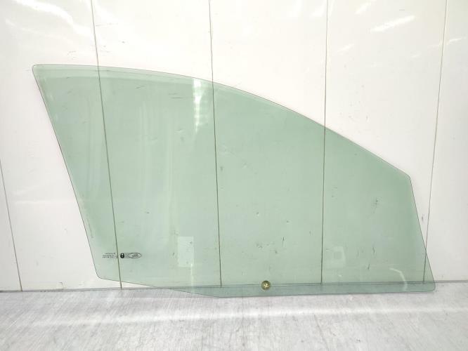 Vitre avant gauche FORD FIESTA 5 PHASE 1 Diesel
