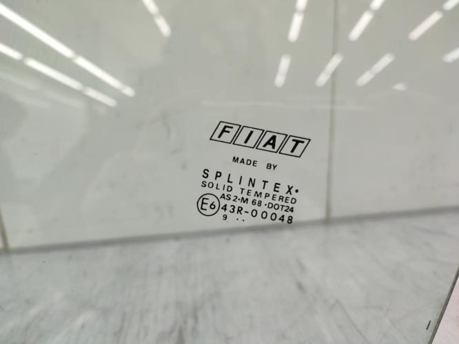 Vitre avant gauche FIAT PUNTO 2 PHASE 1 Essence
