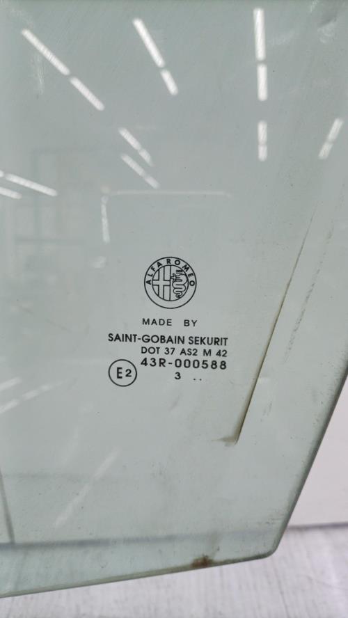 Vitre avant gauche ALFA ROMEO 147 PHASE 1 Diesel