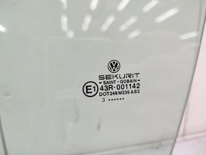 Vitre avant gauche VOLKSWAGEN POLO 4 PHASE 1 Diesel