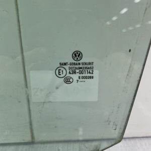 Vitre avant gauche VOLKSWAGEN POLO 4 PHASE 2 Diesel
