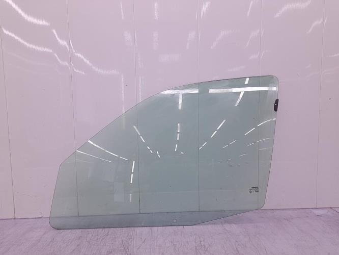 Vitre avant gauche RENAULT CLIO 2 PHASE 1 Essence