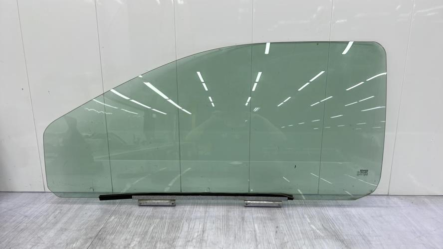 Vitre avant gauche RENAULT TWINGO 1 PHASE 3 Essence