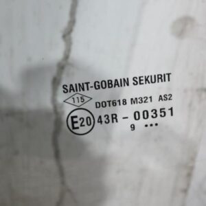 Vitre avant gauche DACIA SANDERO 1 Diesel