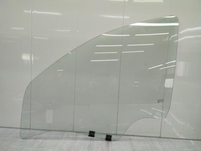 Vitre avant gauche DACIA SANDERO 1 Diesel