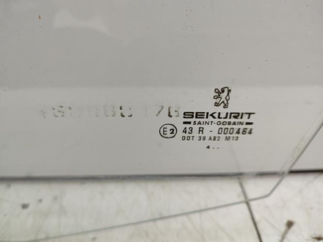 Vitre avant gauche PEUGEOT 106 PHASE 1 Essence