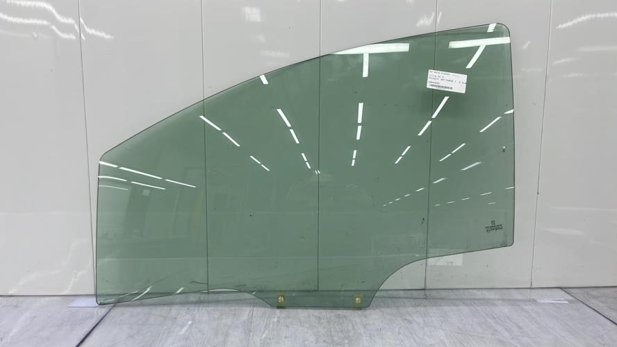 Vitre avant gauche PEUGEOT 307 PHASE 1 Diesel