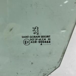 Vitre avant gauche PEUGEOT 206 PHASE 1 Diesel