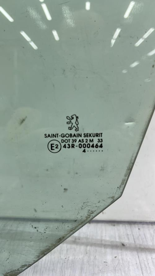 Vitre avant gauche PEUGEOT 206 PHASE 1 Diesel