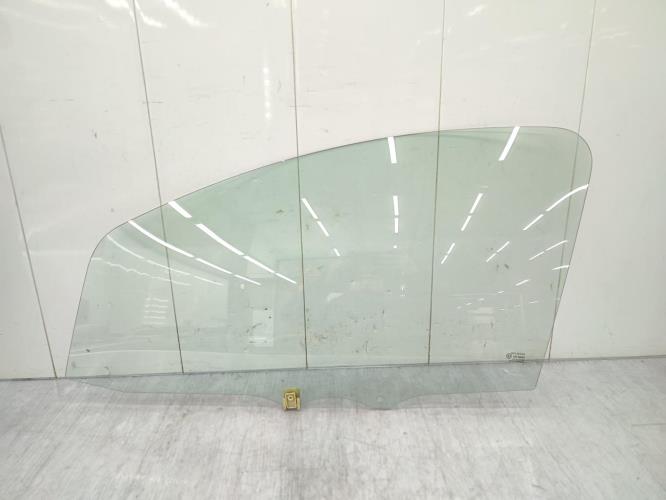 Vitre avant gauche PEUGEOT 107 PHASE 1 Essence