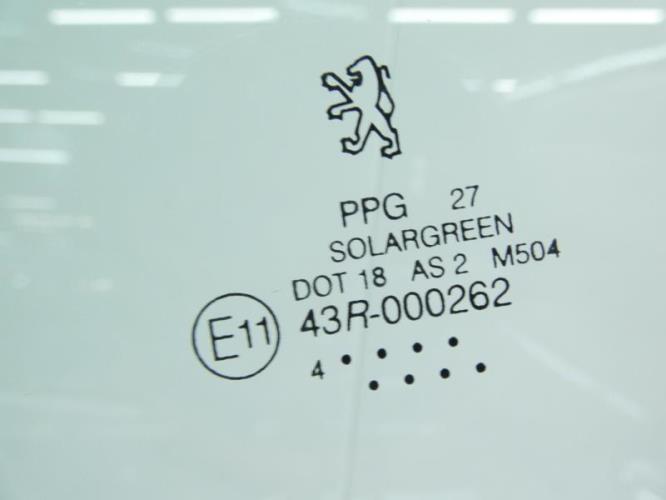 Vitre avant gauche PEUGEOT 407 PHASE 1 Diesel