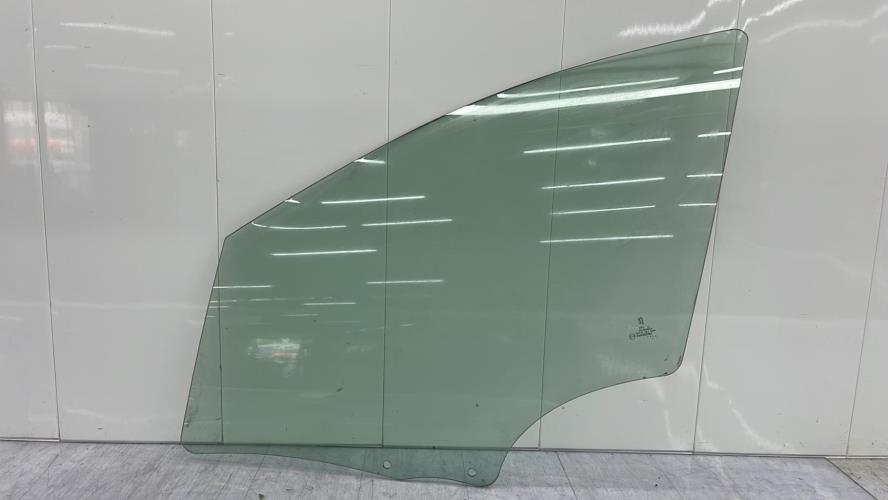 Vitre avant gauche PEUGEOT 407 PHASE 1 BREAK Diesel