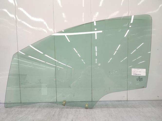 Vitre avant gauche PEUGEOT 207 PHASE 1 Essence