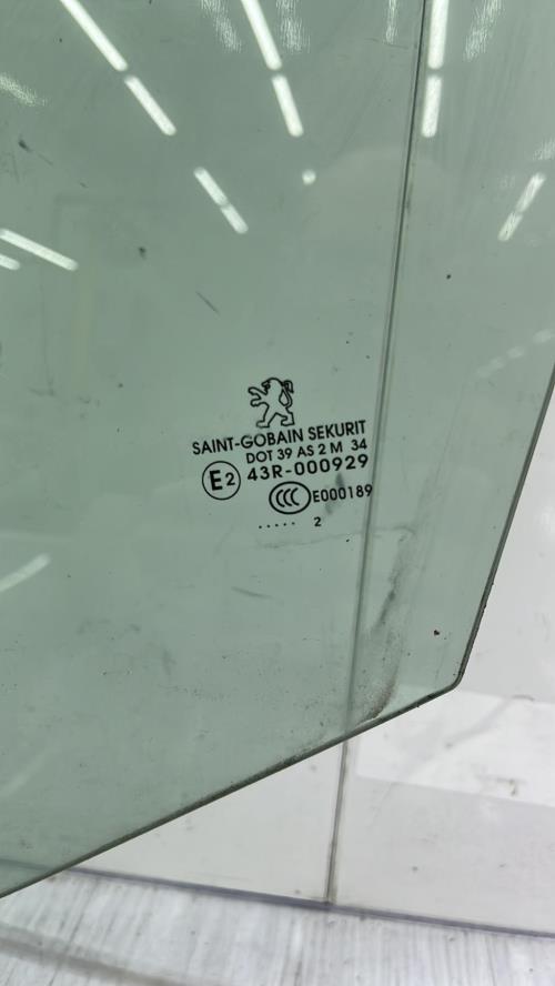 Vitre avant gauche PEUGEOT 308 1 PHASE 2 Diesel