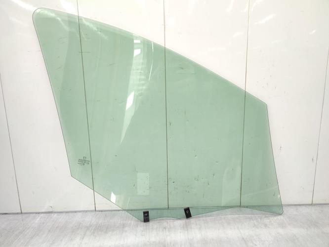 Vitre avant gauche PEUGEOT 308 1 SW PHASE 1 BREAK Diesel