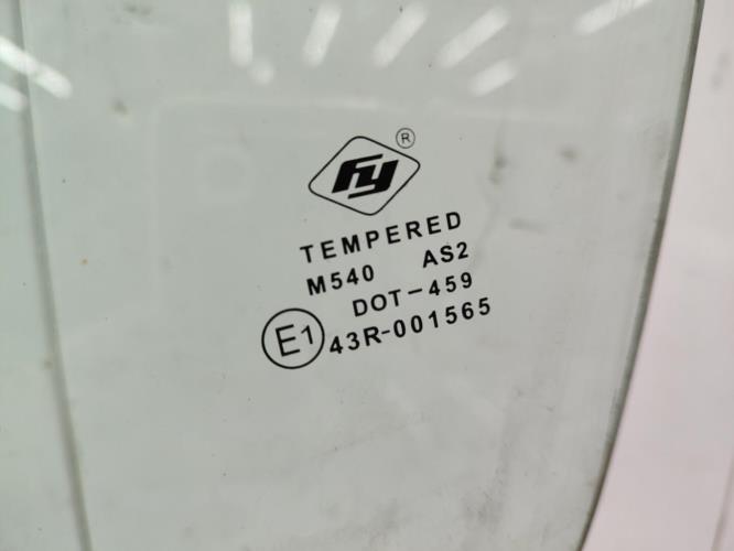 Vitre avant gauche PEUGEOT 308 1 SW PHASE 1 BREAK