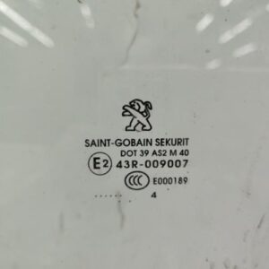 Vitre avant gauche PEUGEOT 208 1 PHASE 1 Essence