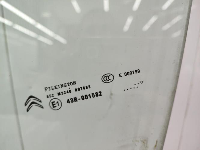 Vitre avant gauche CITROEN C4 2 PHASE 1 Diesel