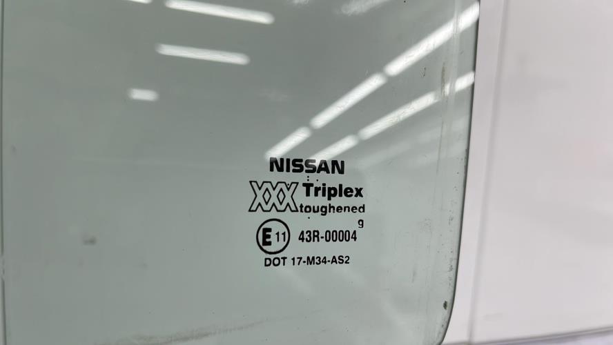 Vitre avant gauche NISSAN PRIMERA 1 PHASE 1 Diesel