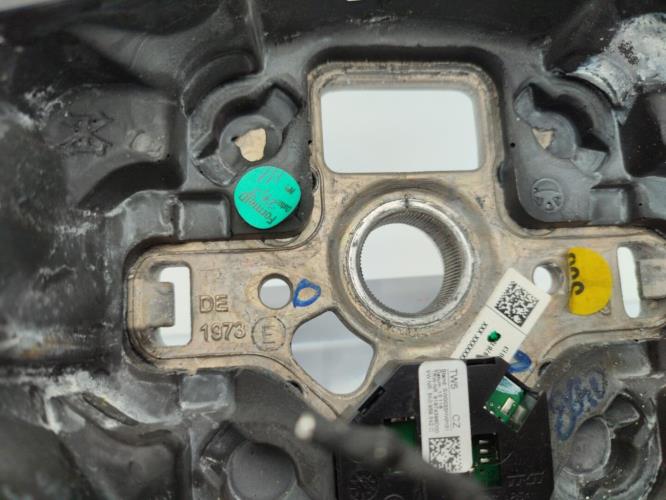 Volant VOLKSWAGEN POLO 5 PHASE 1 Essence