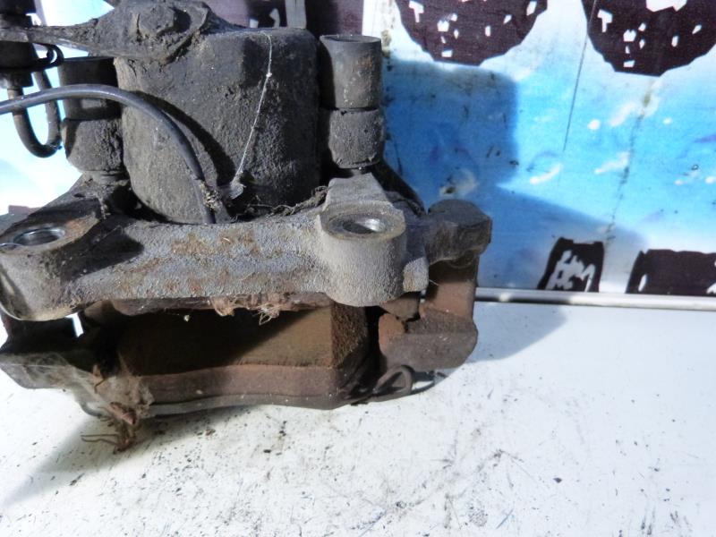 Etrier avant droit (freinage) AUDI A4 1 PHASE 2 Diesel
